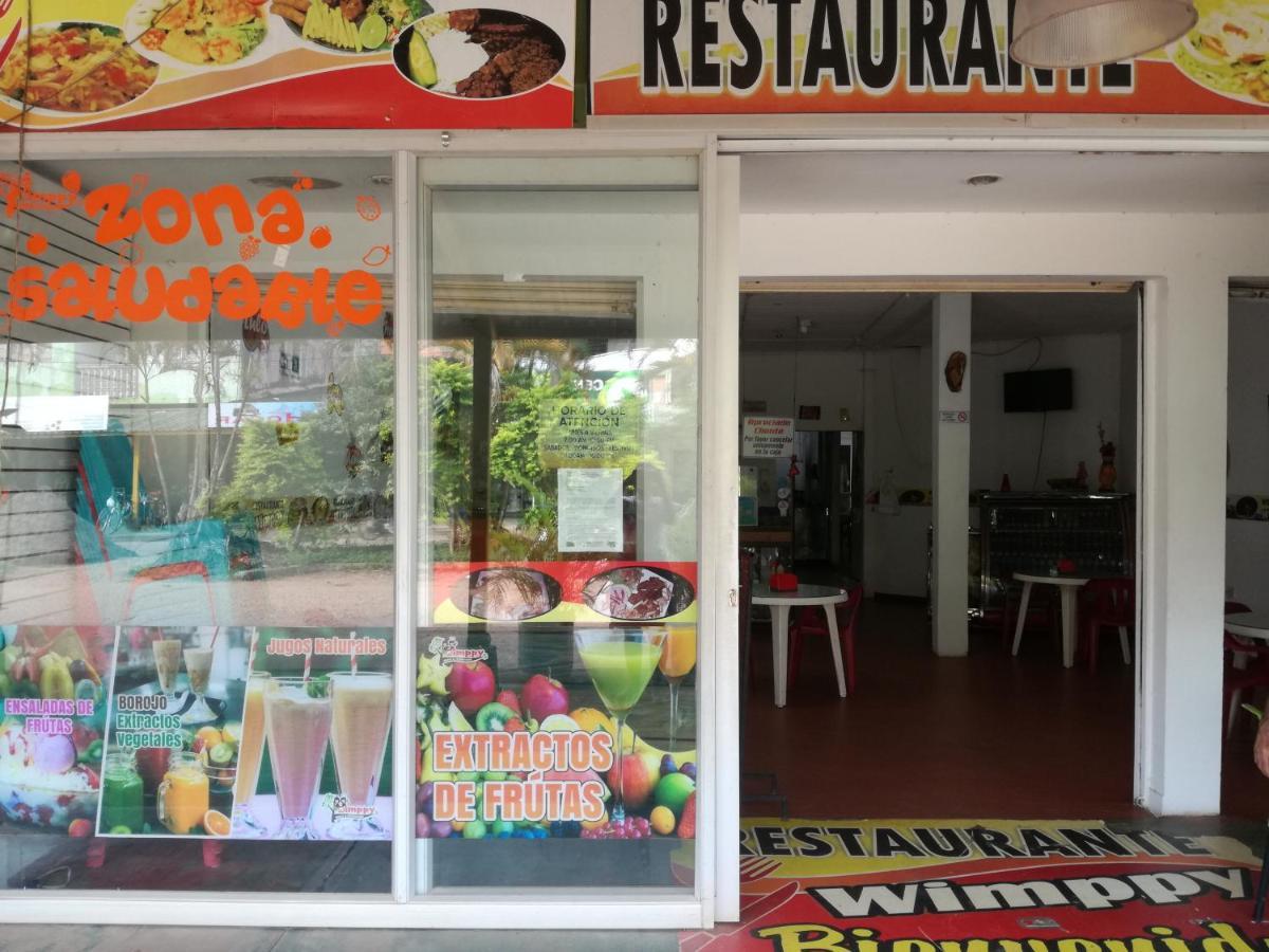 Hotel Y Restaurante Wimppy San José del Guaviare Buitenkant foto