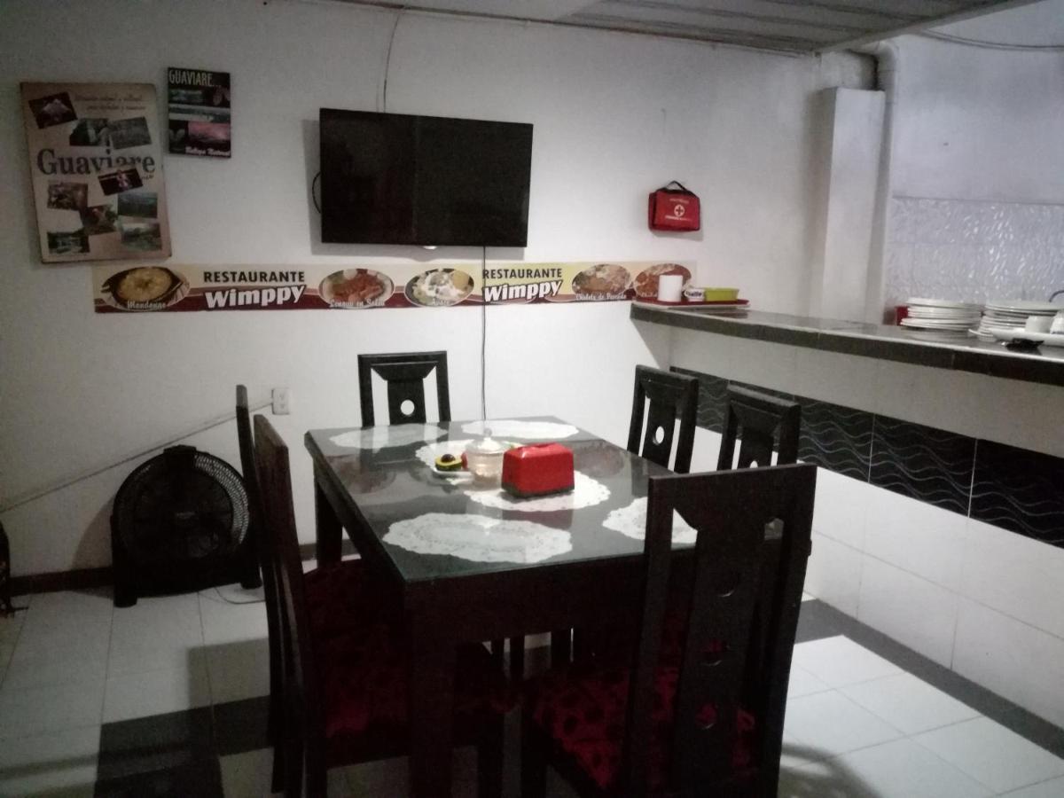 Hotel Y Restaurante Wimppy San José del Guaviare Buitenkant foto